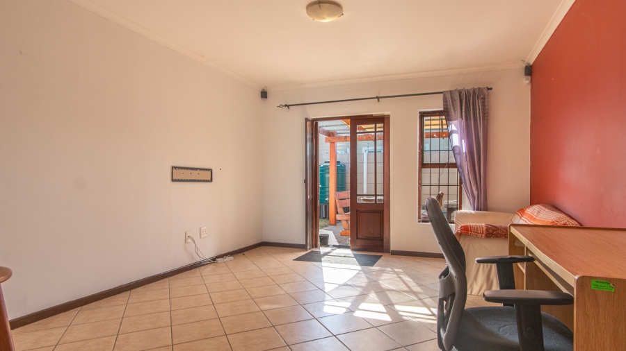2 Bedroom Property for Sale in Parklands East Western Cape